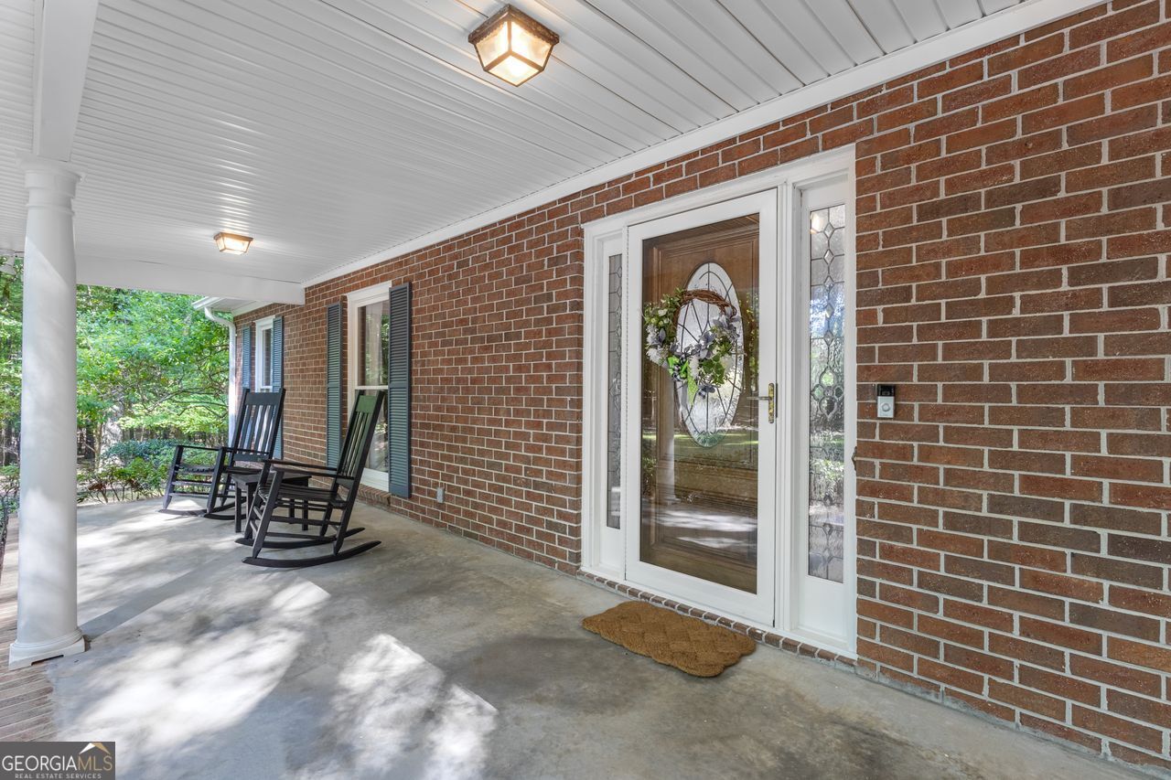 120 Ellenwood Court Property Photo 6