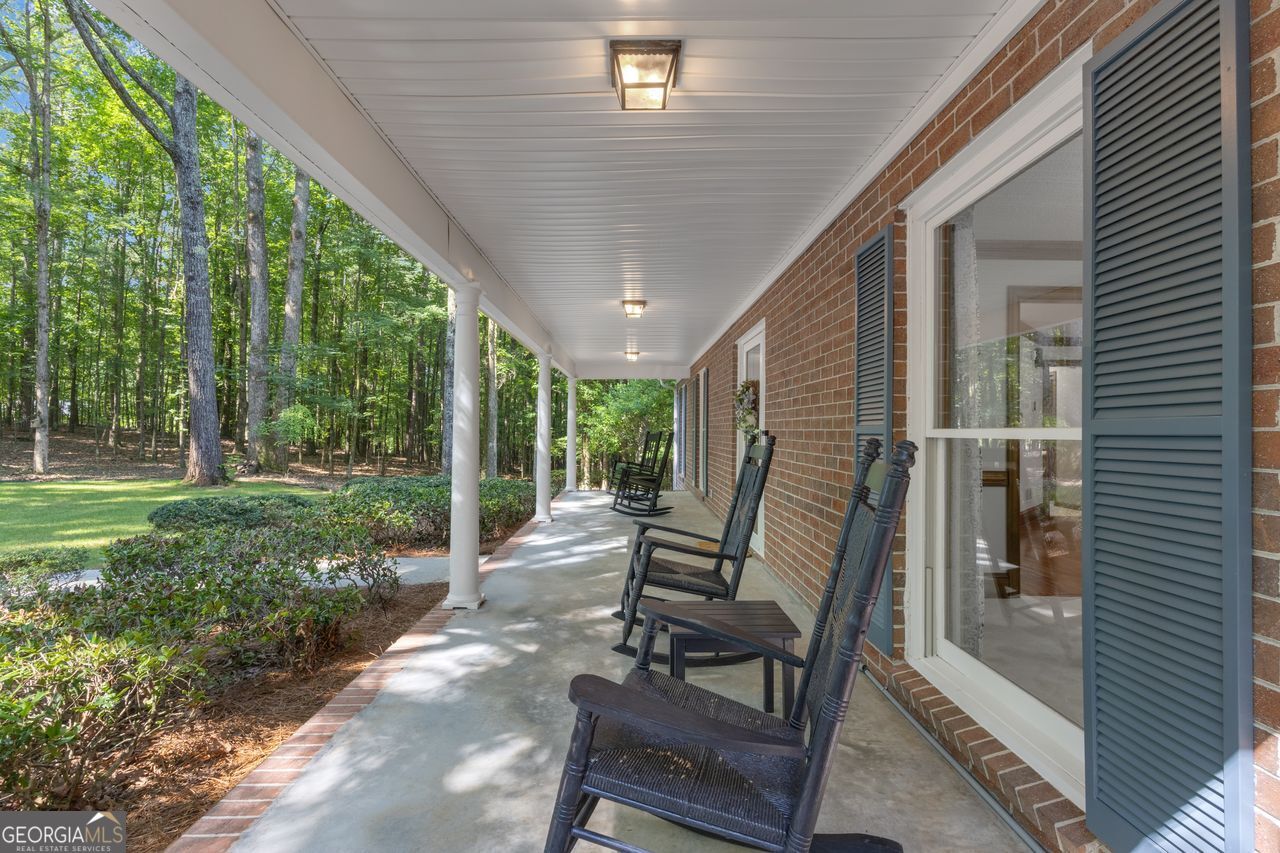 120 Ellenwood Court Property Photo 8