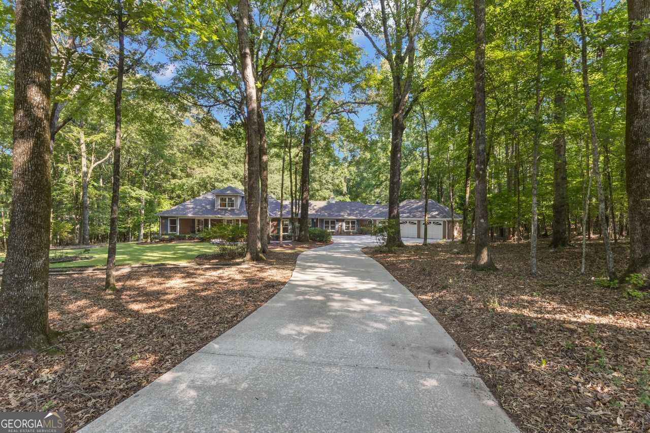 120 Ellenwood Court Property Photo 10