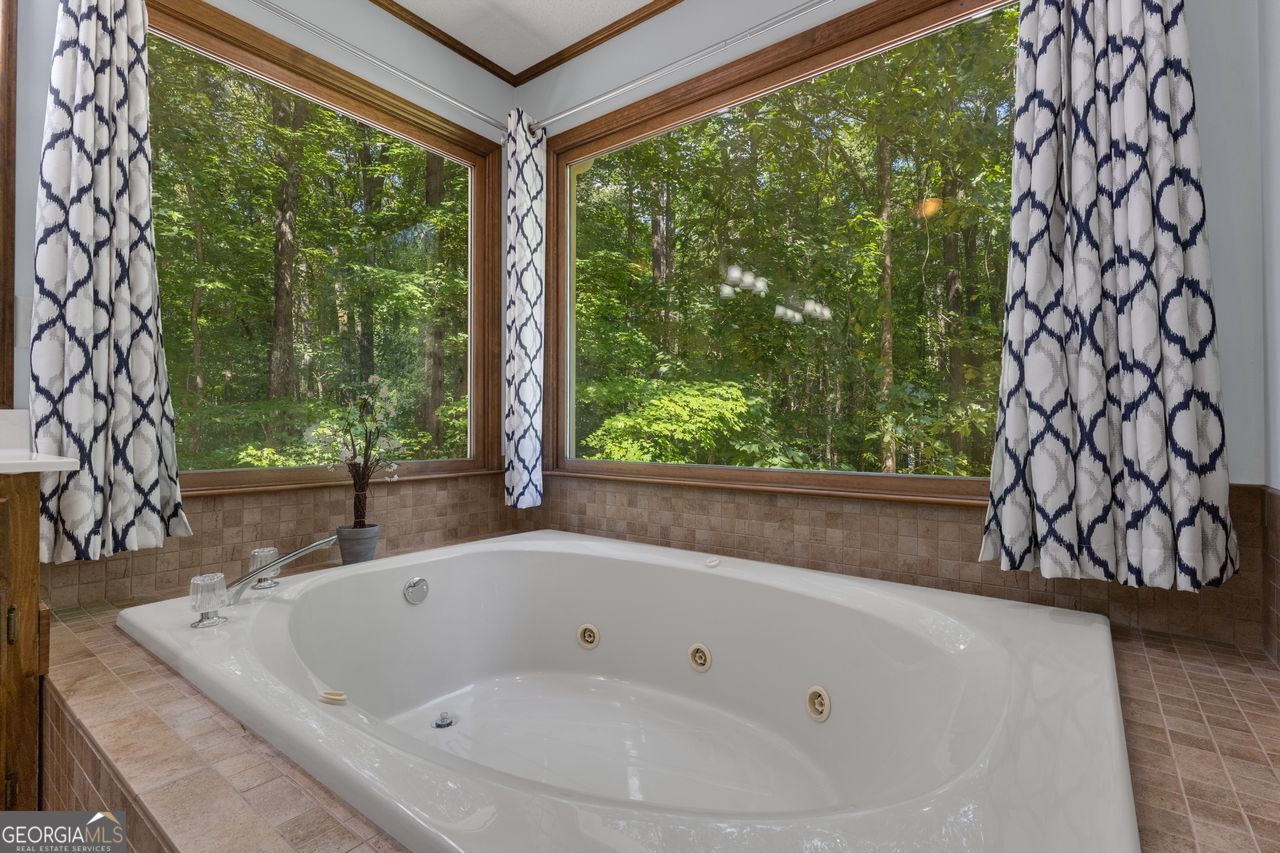 120 Ellenwood Court Property Photo 47