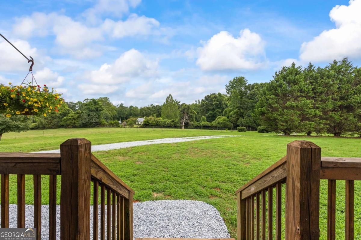 1718 Ed Bennett Road Property Photo 8