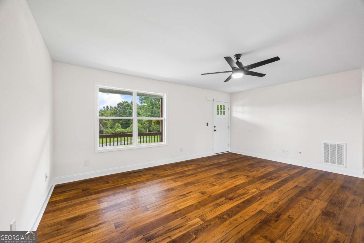 1718 Ed Bennett Road Property Photo 13