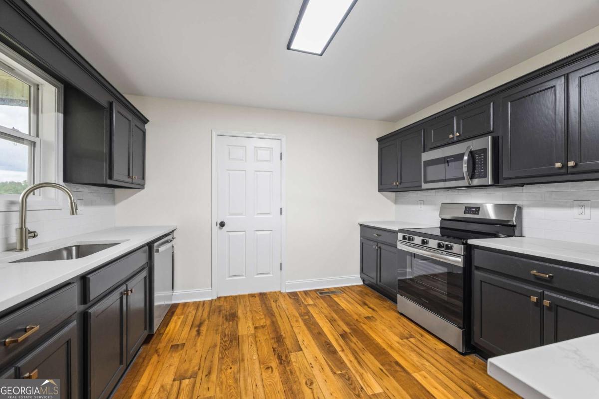 1718 Ed Bennett Road Property Photo 20