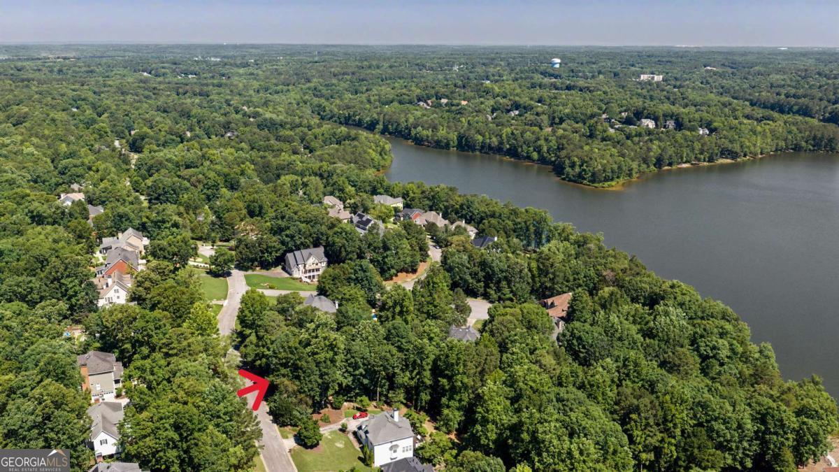810 Southern Shore Drive Property Photo 2