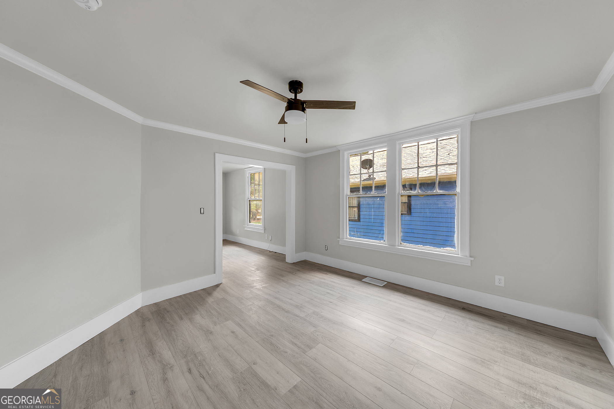 1053 Metropolitan Property Photo 8