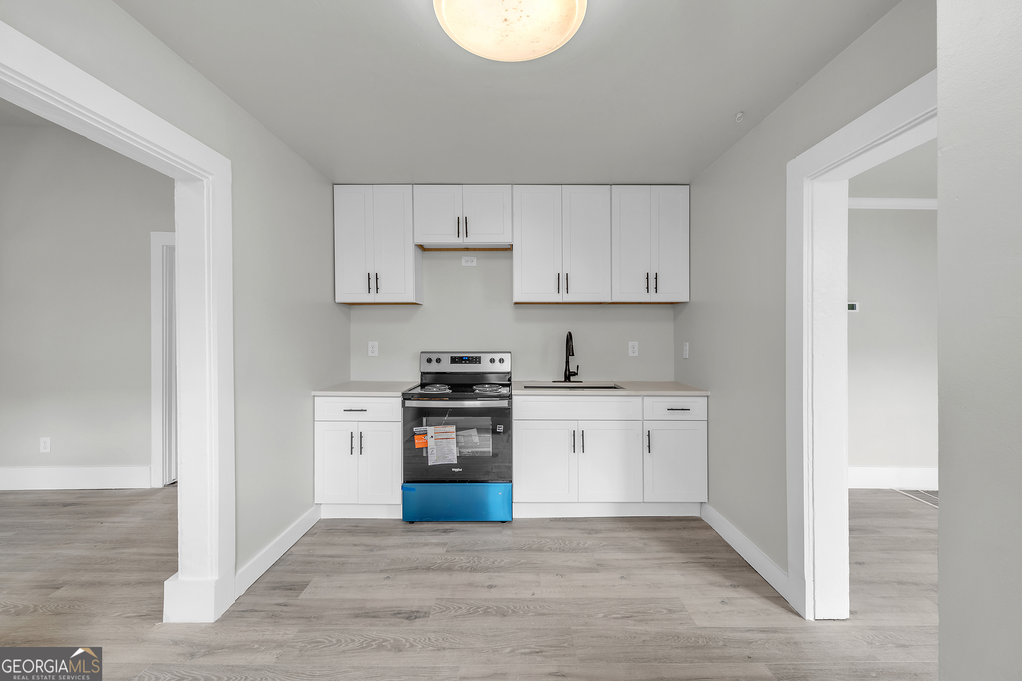 1053 Metropolitan Property Photo 10