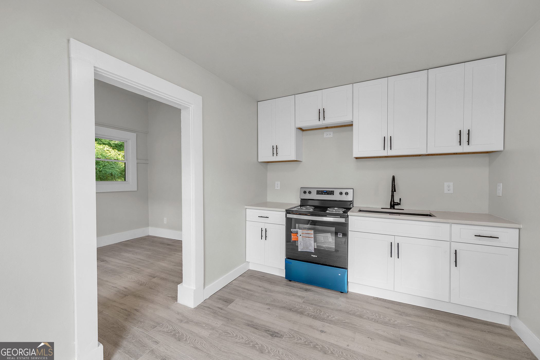 1053 Metropolitan Property Photo 11