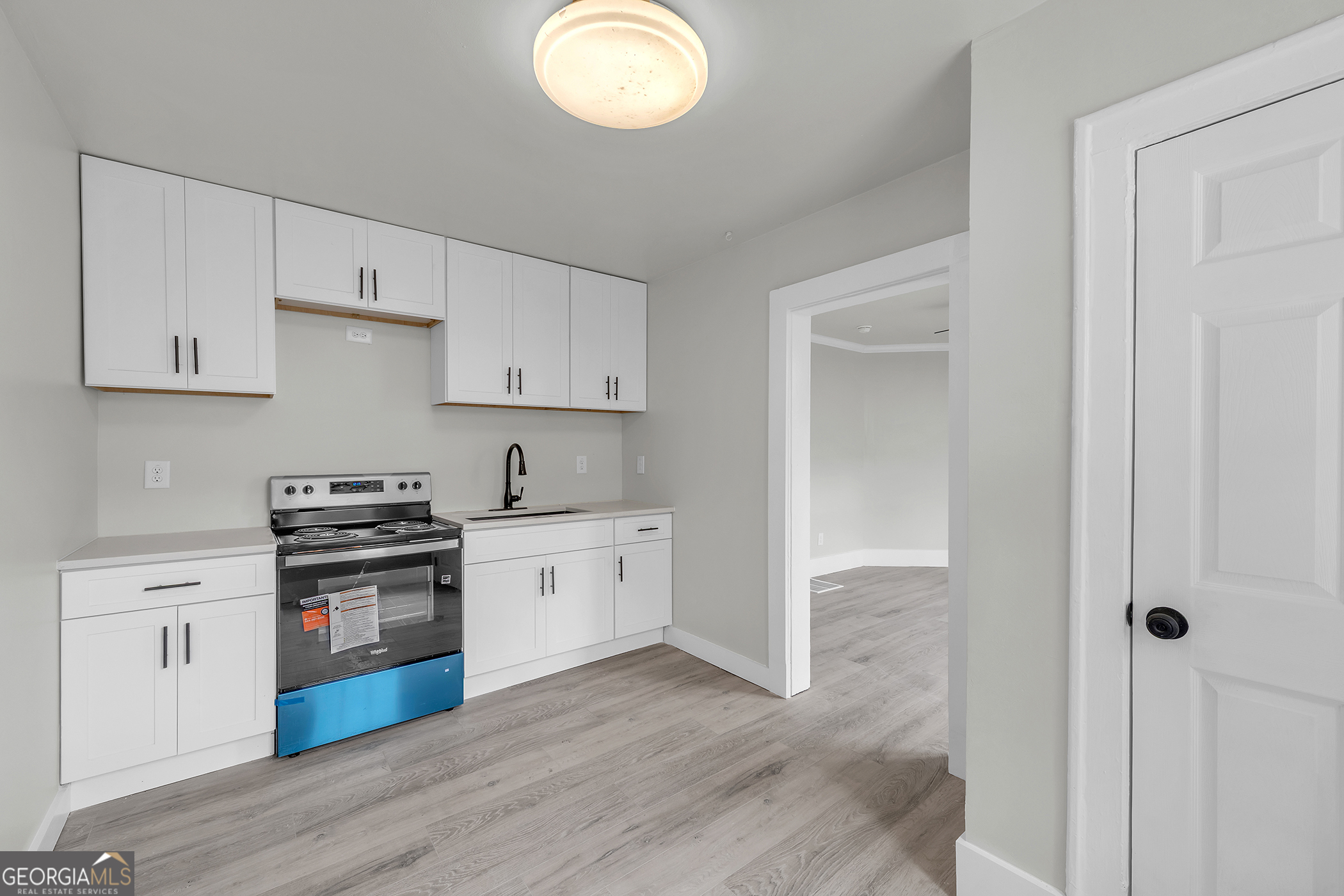 1053 Metropolitan Property Photo 12