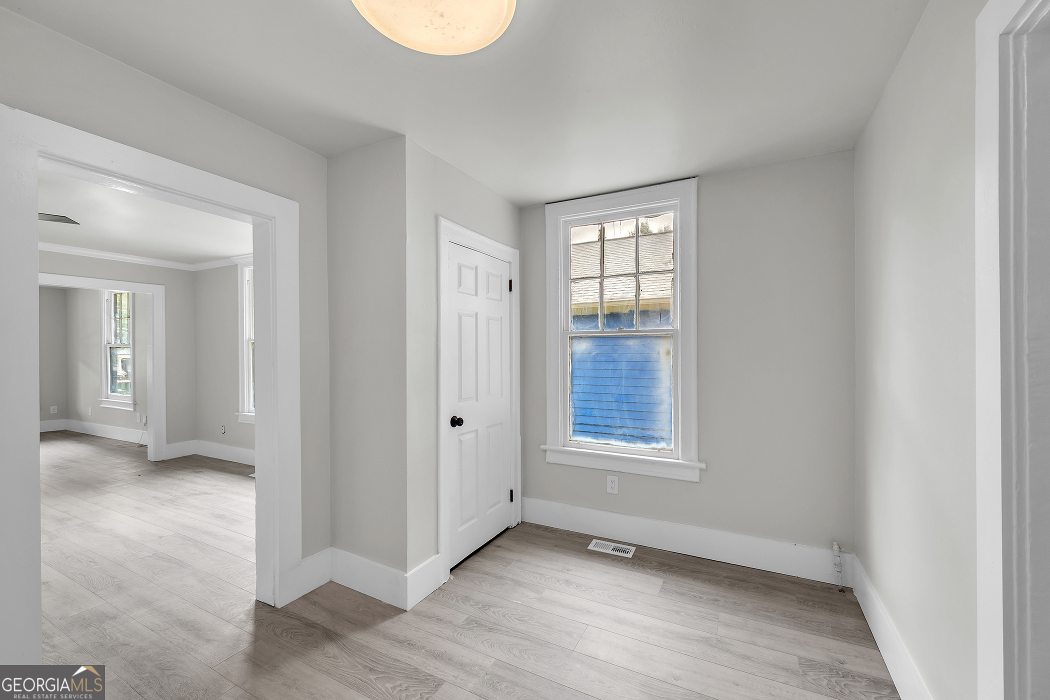 1053 Metropolitan Property Photo 13
