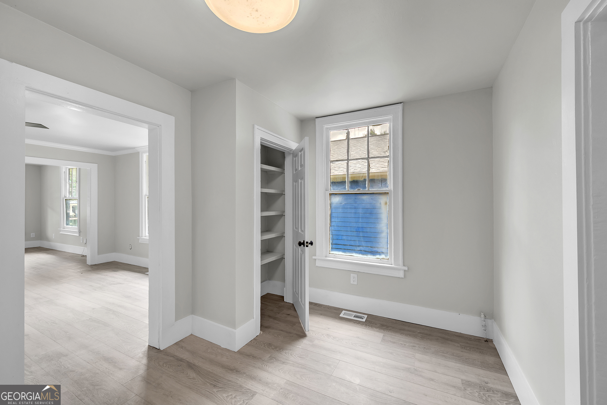 1053 Metropolitan Property Photo 14