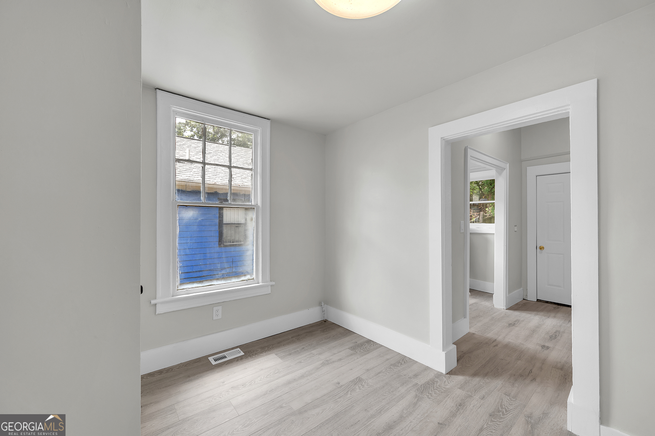 1053 Metropolitan Property Photo 15