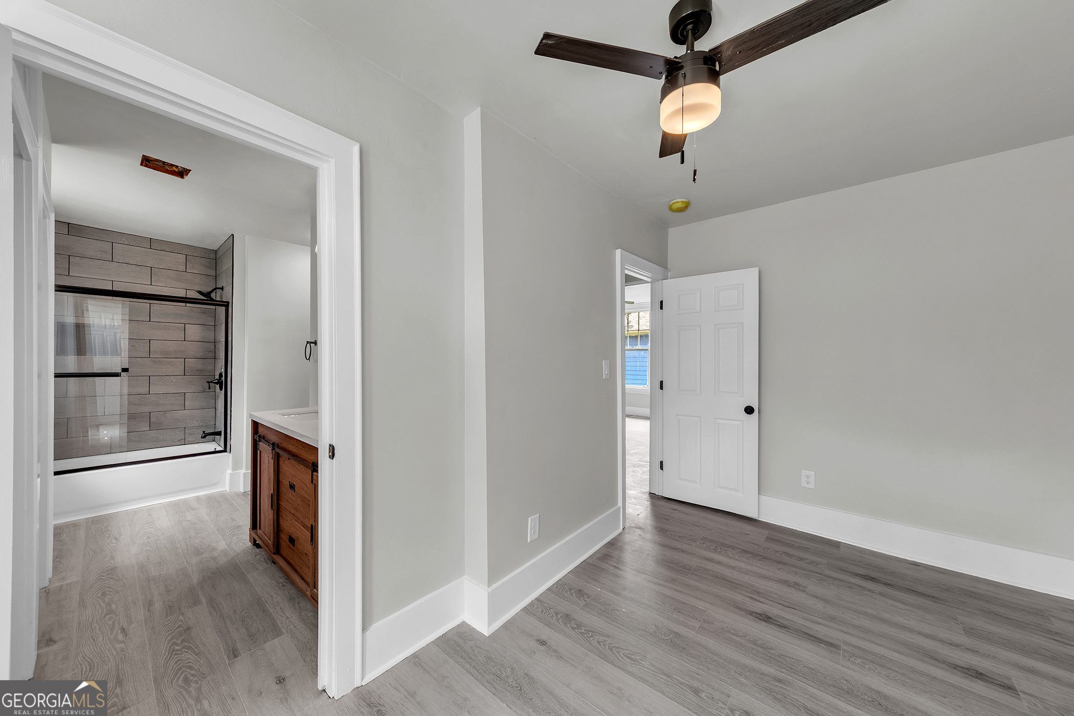 1053 Metropolitan Property Photo 17