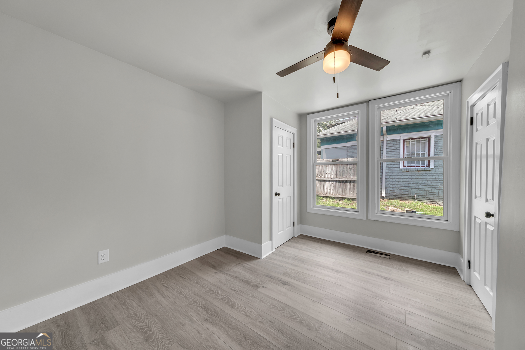 1053 Metropolitan Property Photo 18