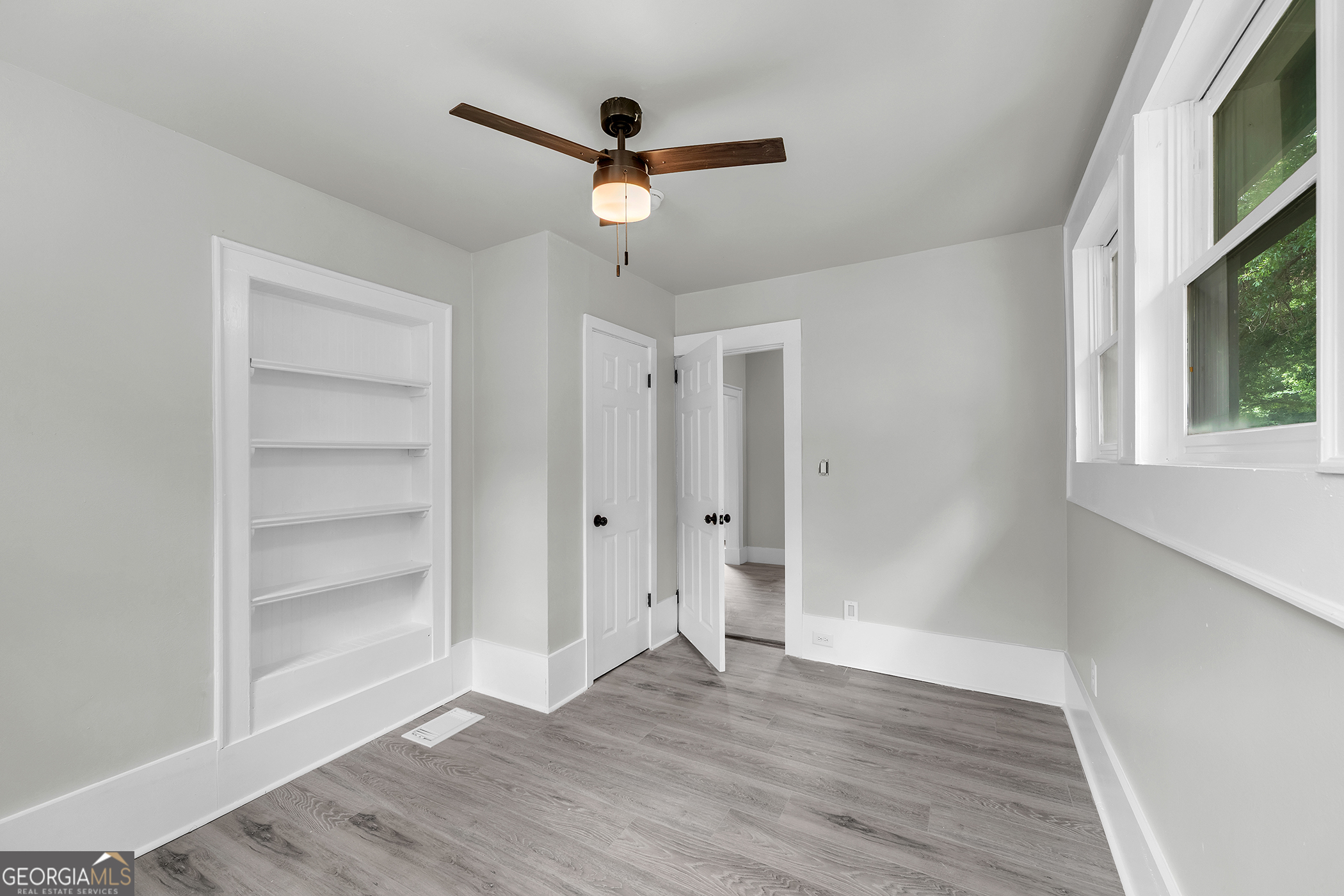 1053 Metropolitan Property Photo 26