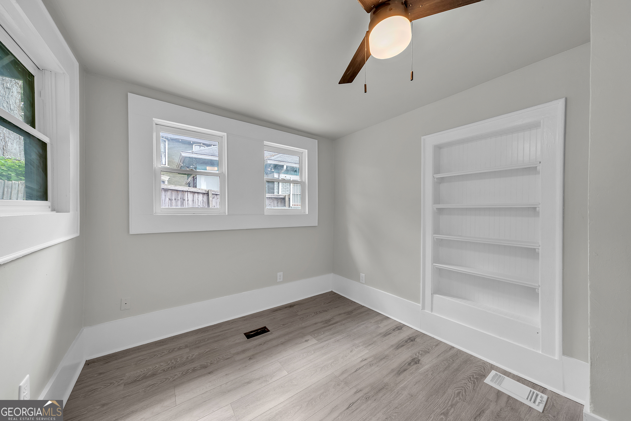 1053 Metropolitan Property Photo 27