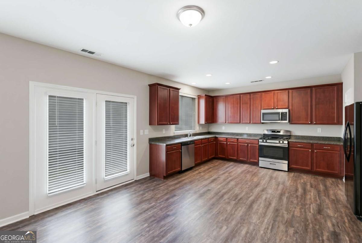 160 Paxton Place Property Photo 4