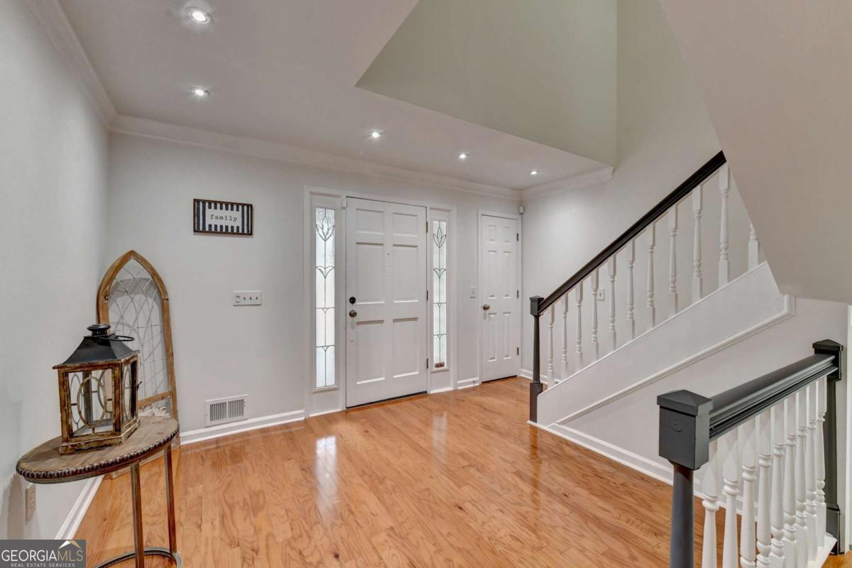 1006 Camden Court Property Photo 6