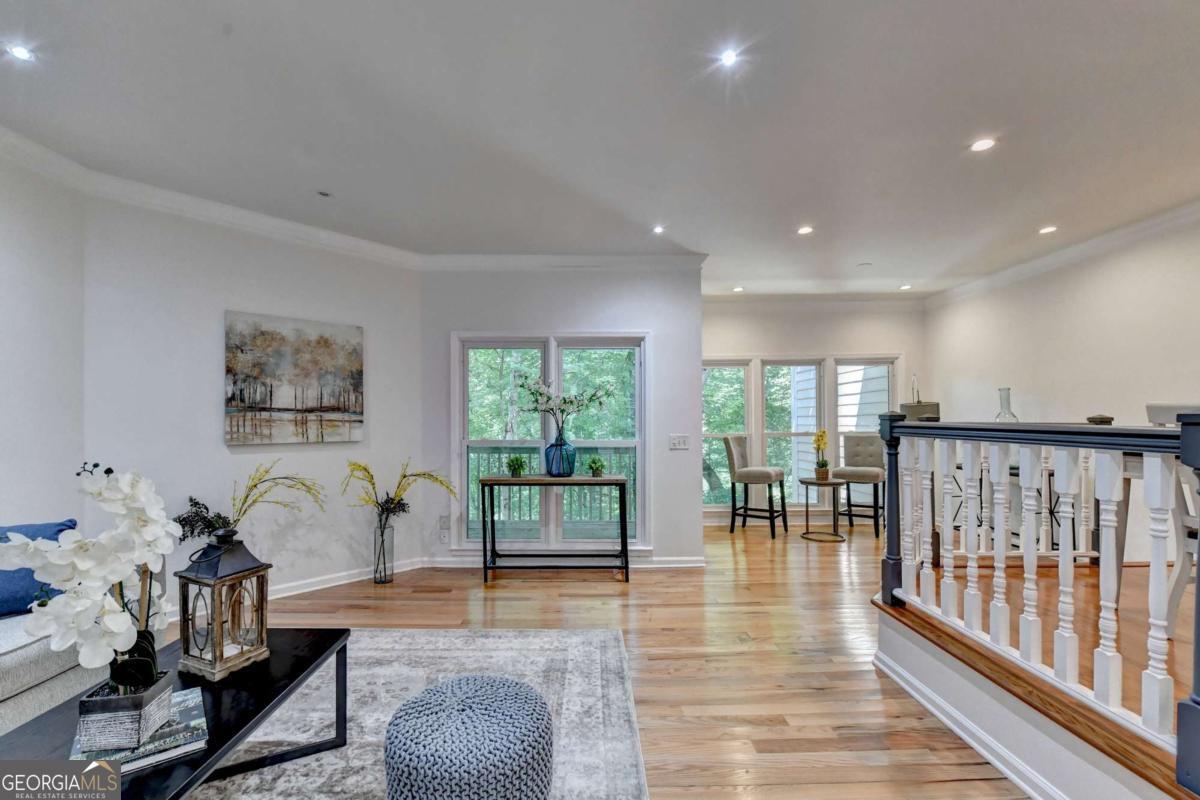 1006 Camden Court Property Photo 15
