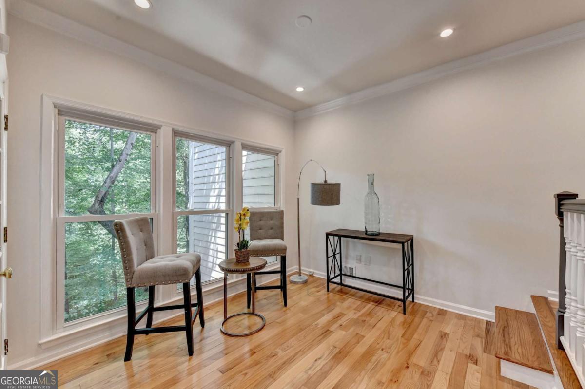1006 Camden Court Property Photo 24