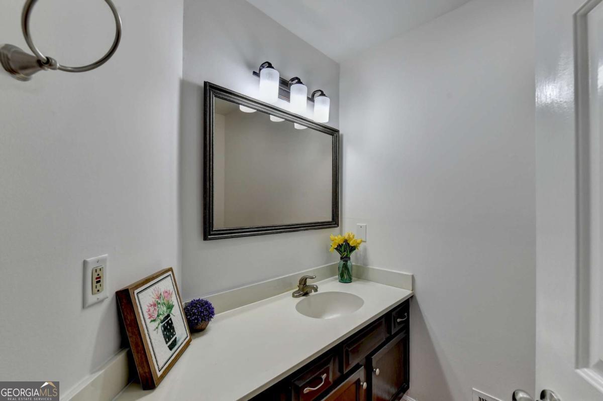 1006 Camden Court Property Photo 28