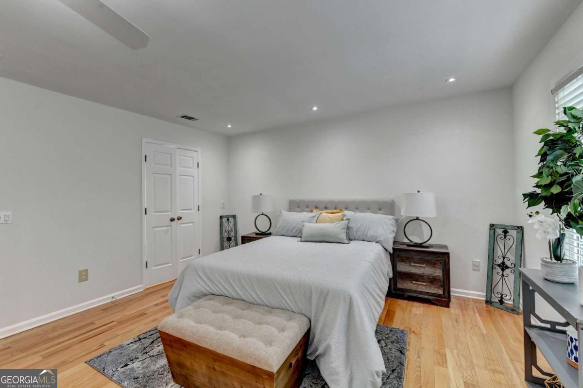 1006 Camden Court Property Photo 39