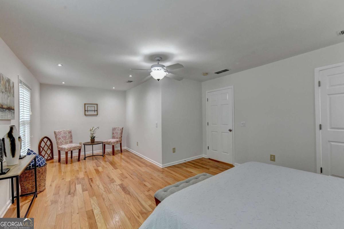 1006 Camden Court Property Photo 40