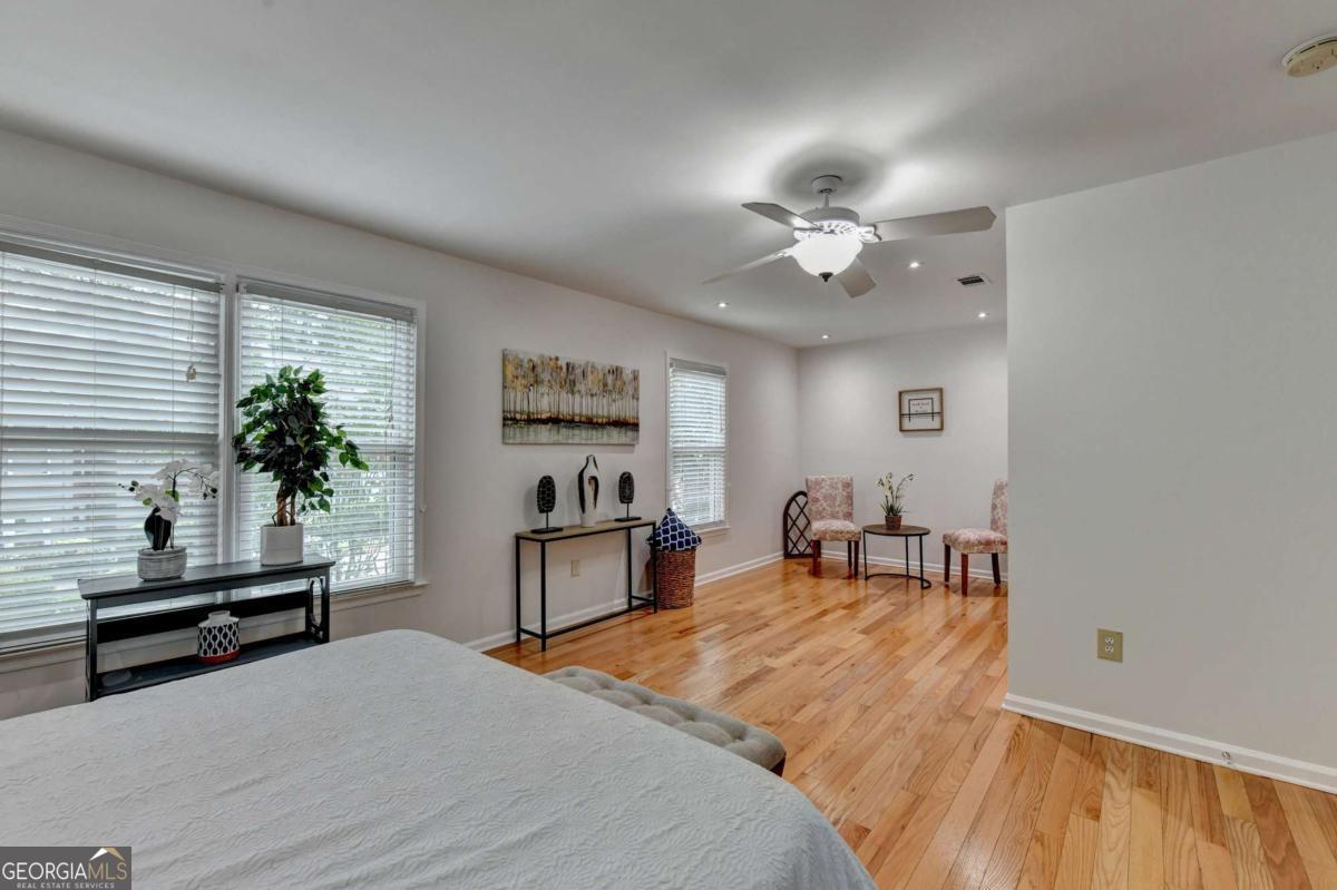 1006 Camden Court Property Photo 43