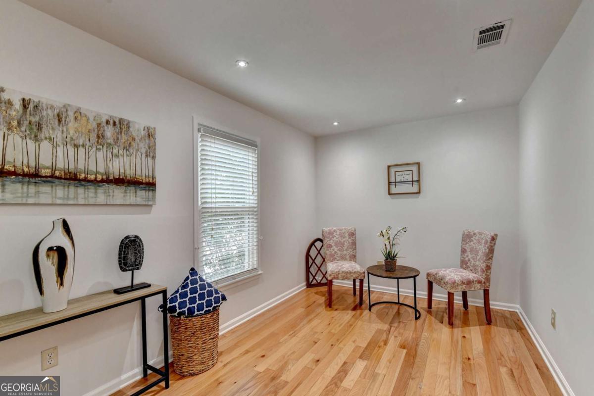 1006 Camden Court Property Photo 44