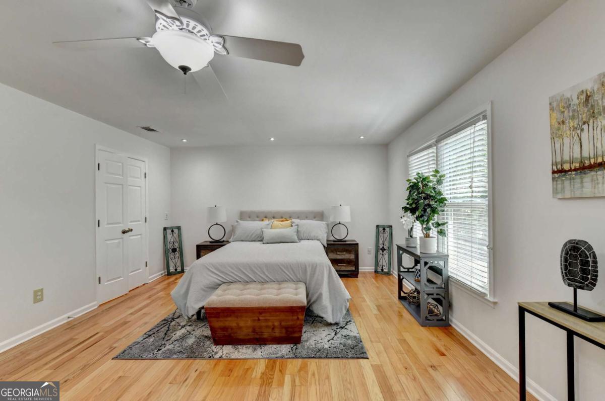 1006 Camden Court Property Photo 45