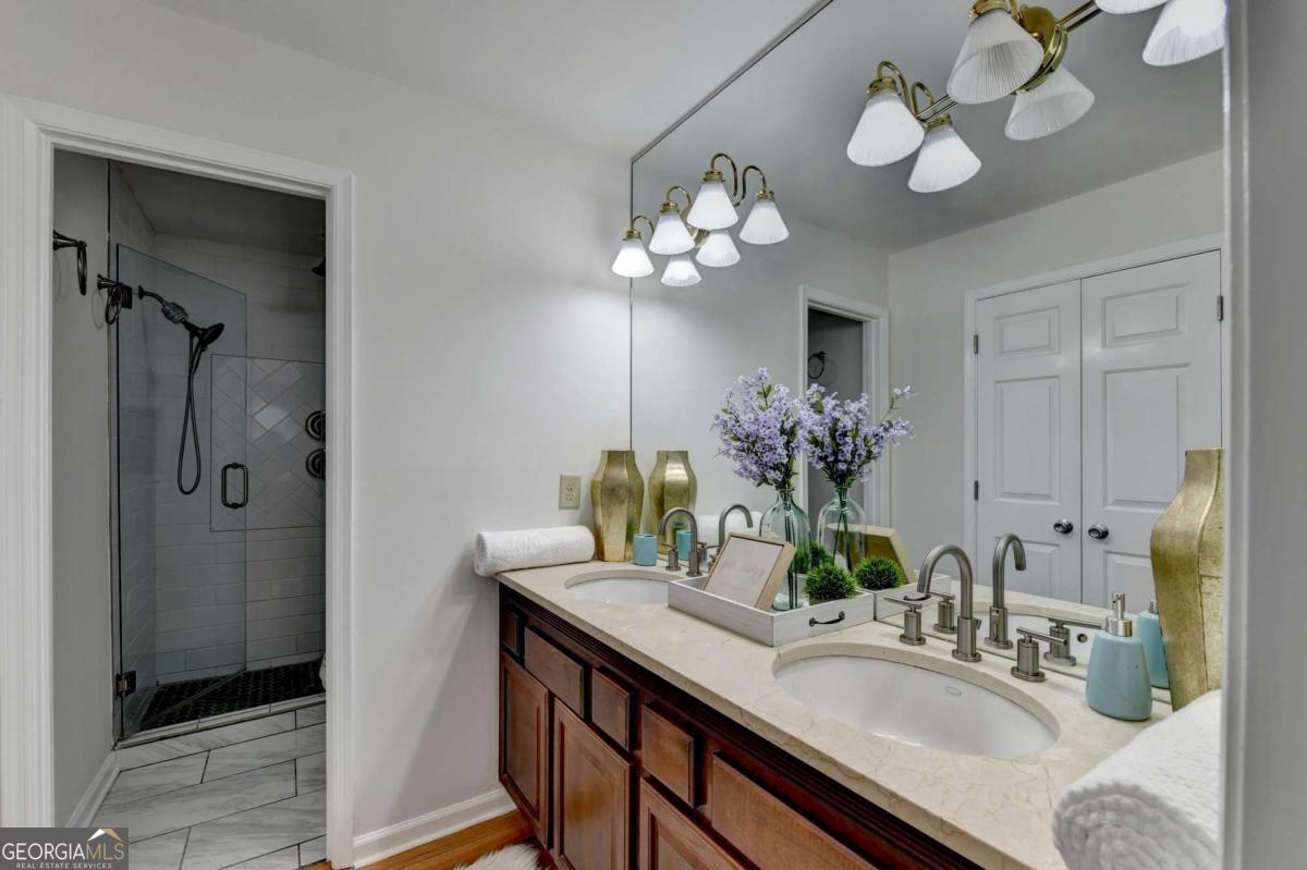 1006 Camden Court Property Photo 46