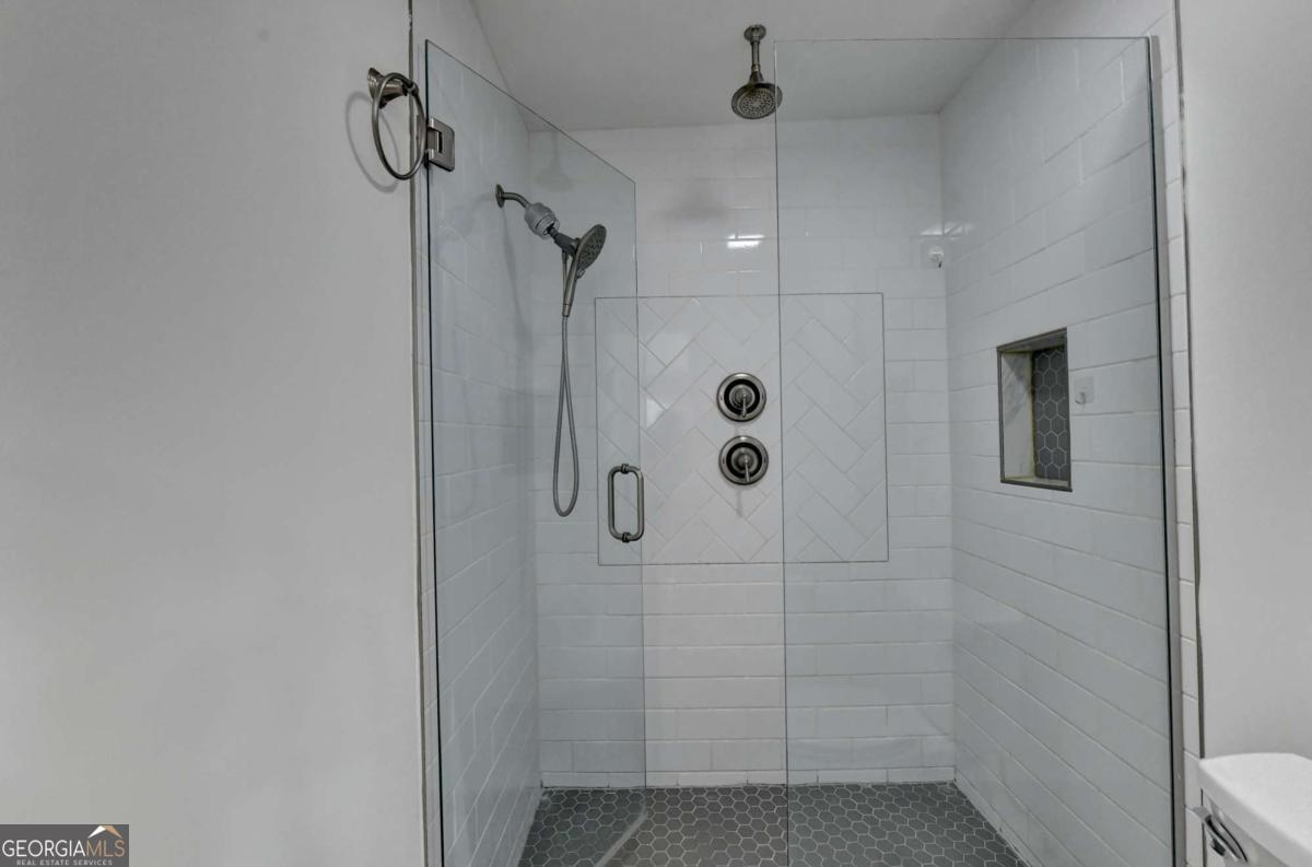 1006 Camden Court Property Photo 48