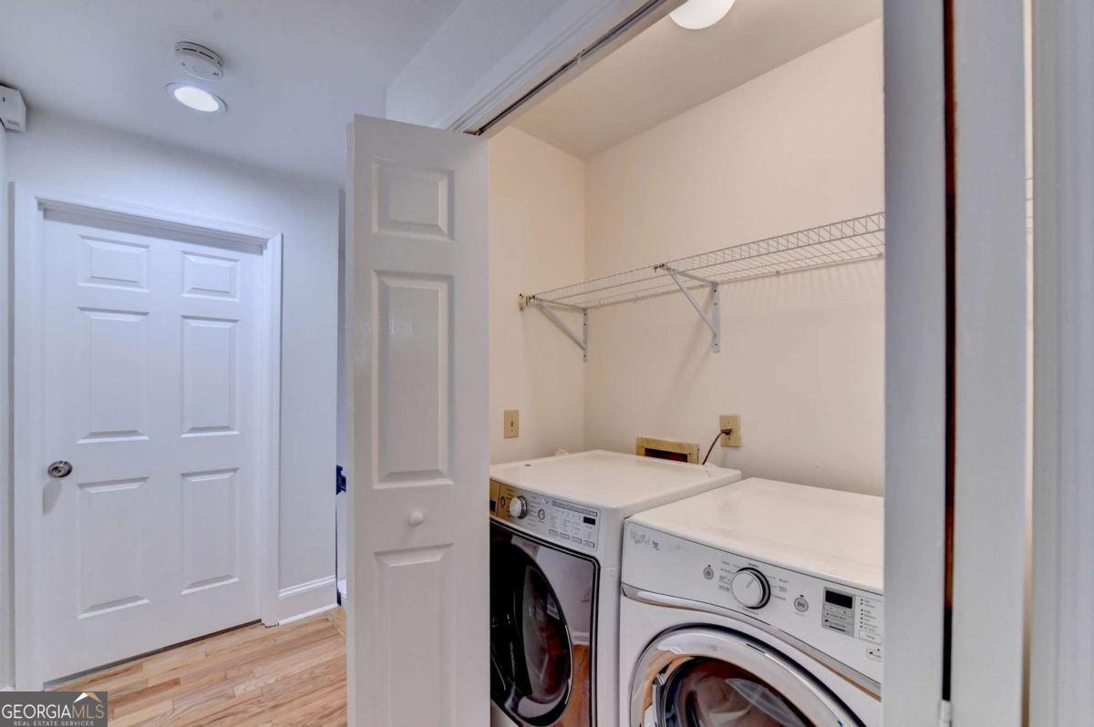 1006 Camden Court Property Photo 49