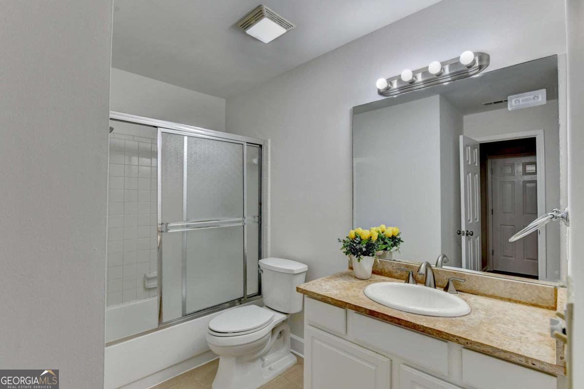 1006 Camden Court Property Photo 54