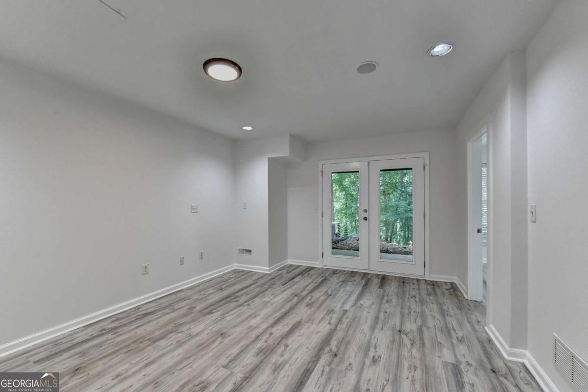1006 Camden Court Property Photo 58