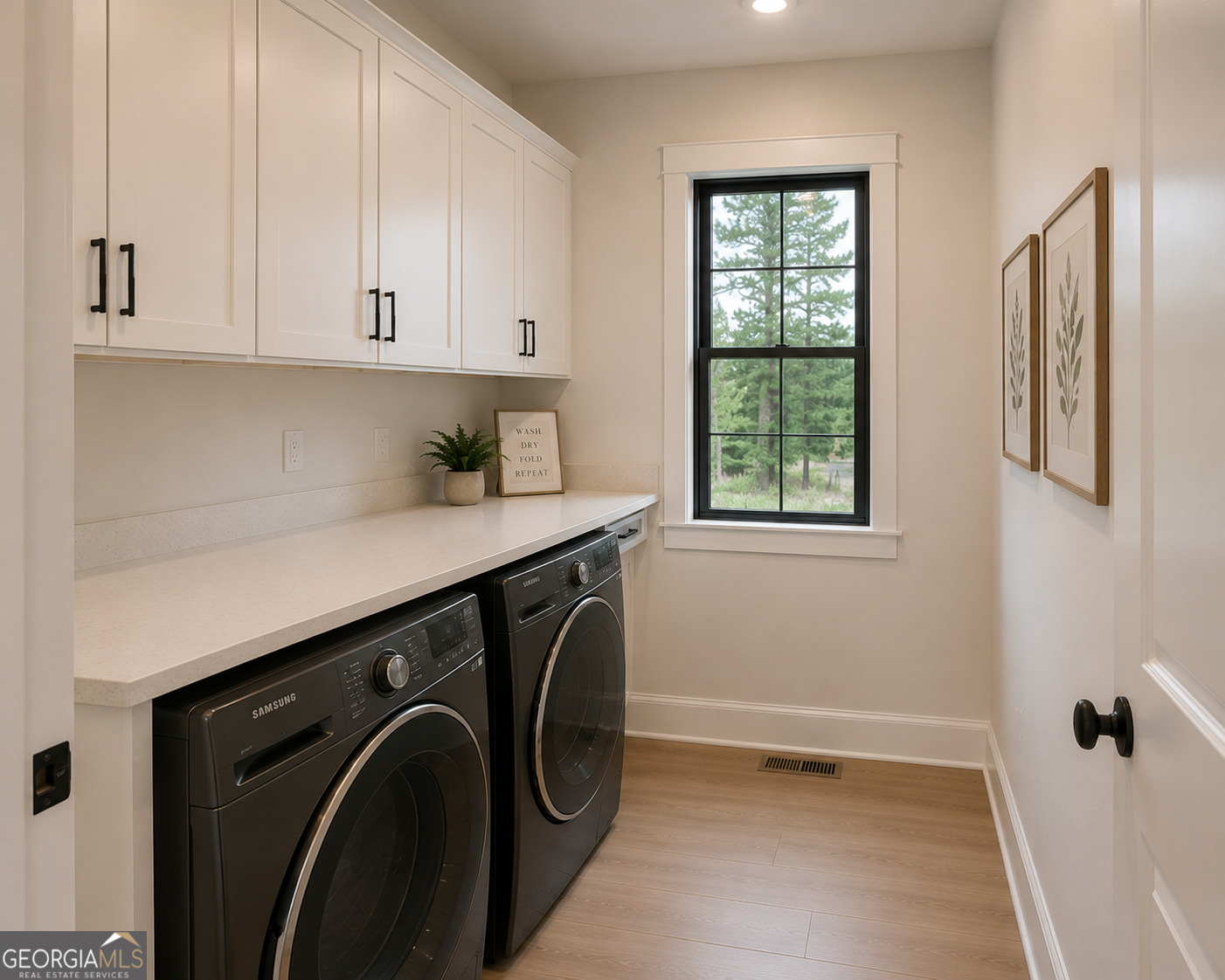 1409 Short Court Property Photo 10