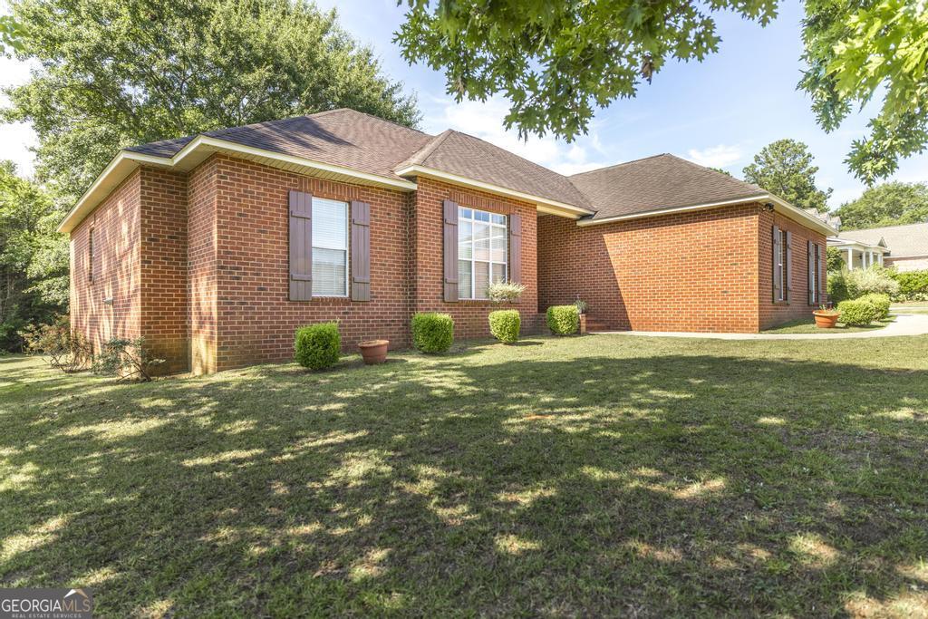 201 Foxridge Drive Property Photo 4