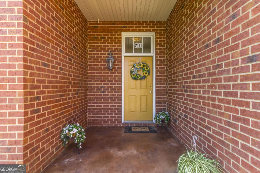 201 Foxridge Drive Property Photo 5