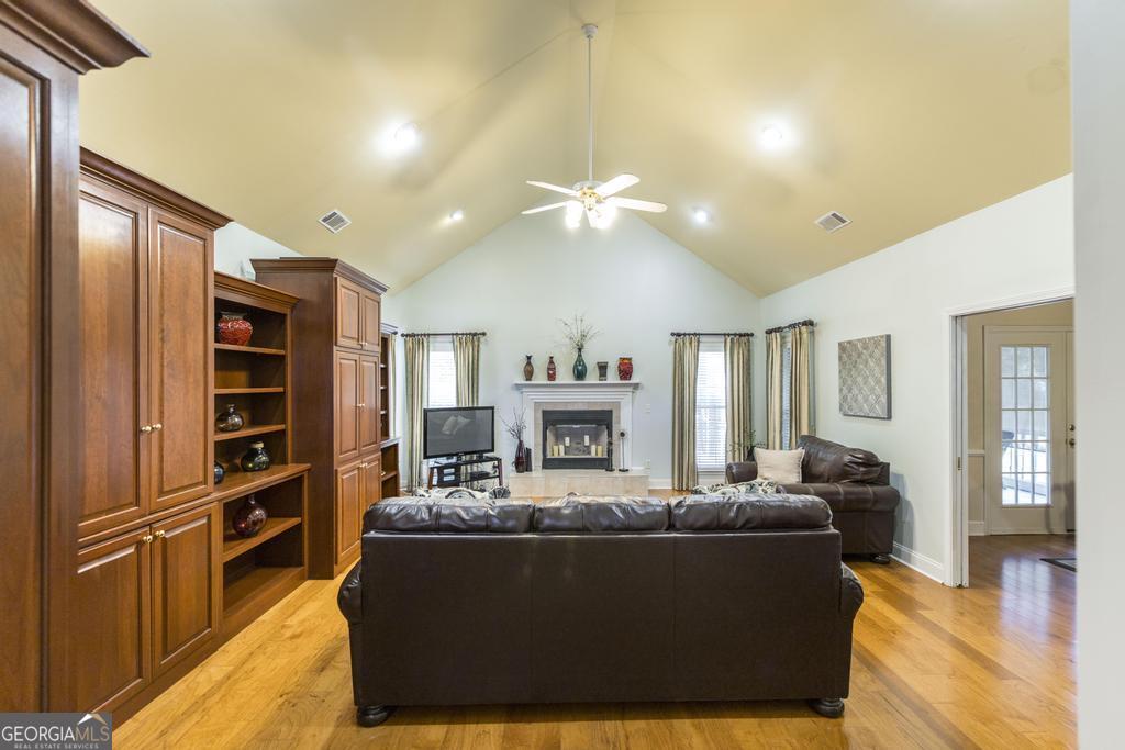 201 Foxridge Drive Property Photo 7