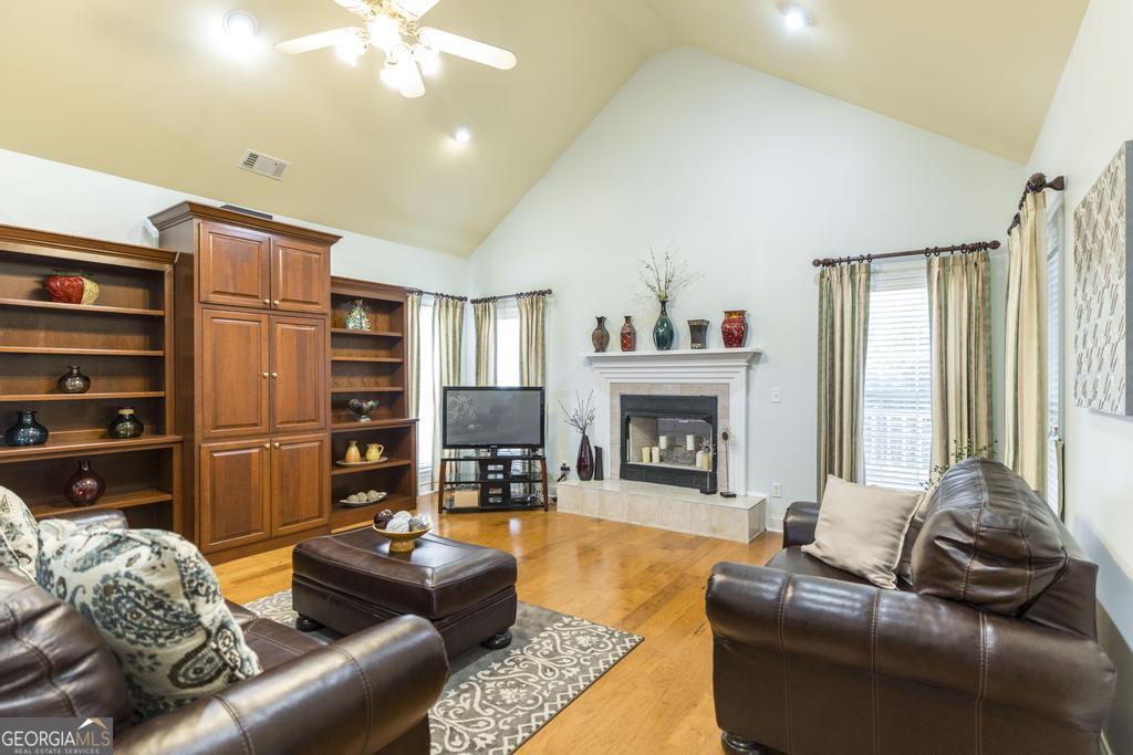 201 Foxridge Drive Property Photo 8