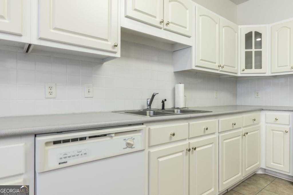 201 Foxridge Drive Property Photo 13