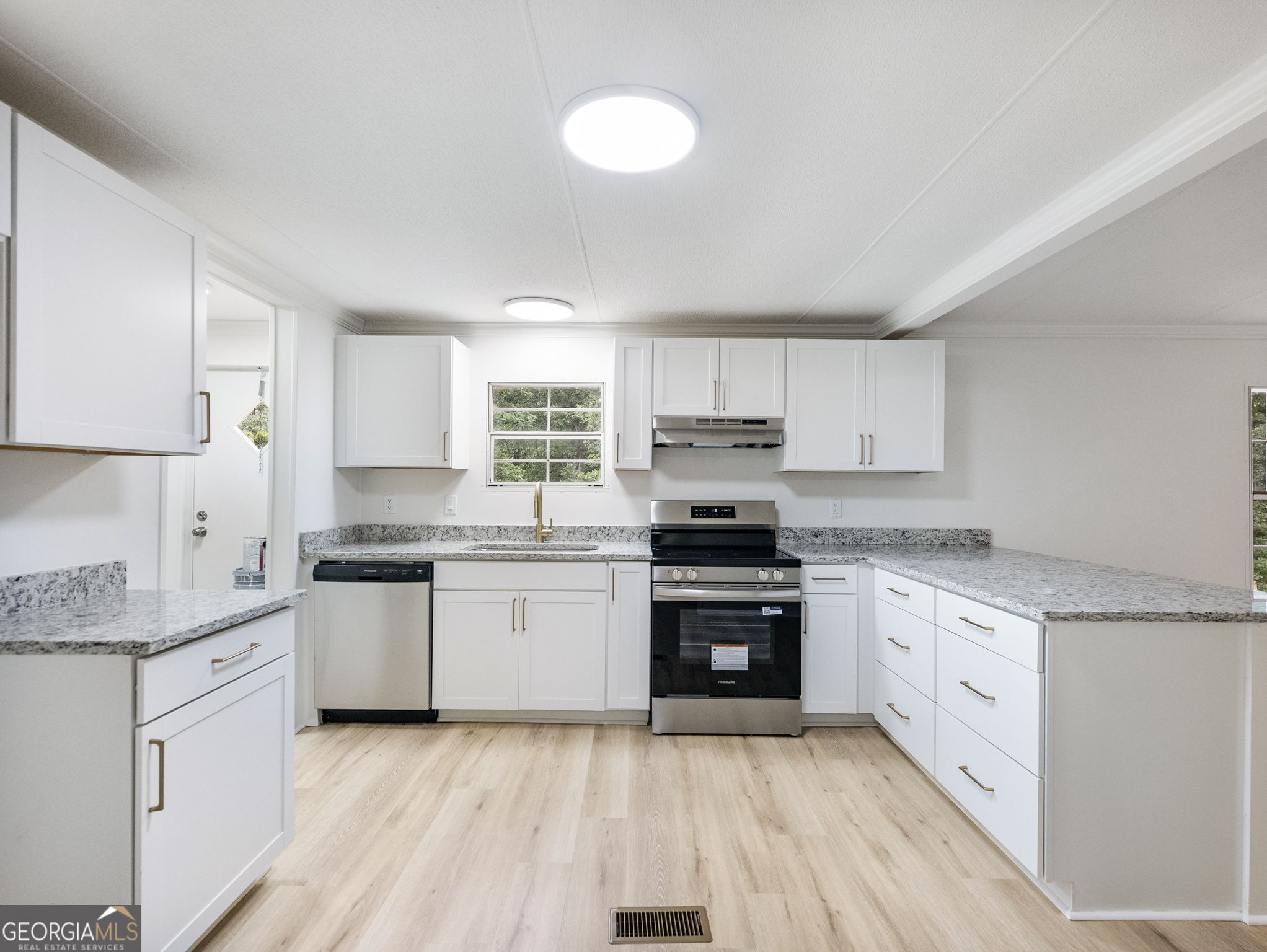 1114 Neal Road Property Photo 11