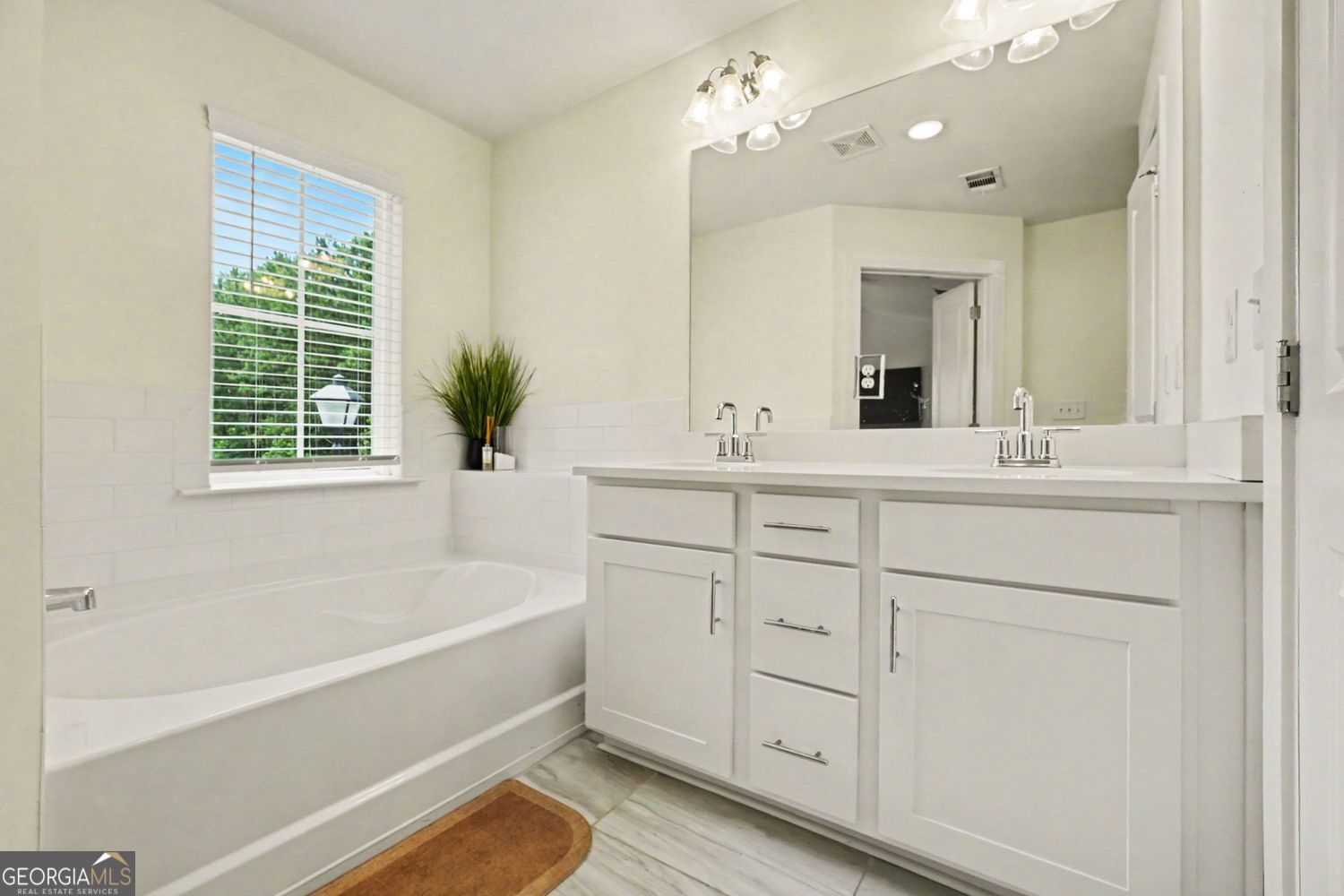 7740 Baron Road Property Photo 15