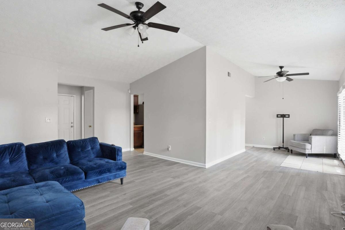 5420 Forest Downs Circle Property Photo 6