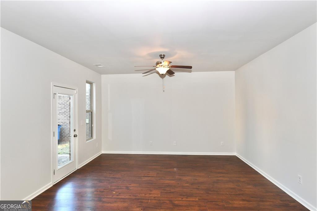 533 Tulip Lane Property Photo 6