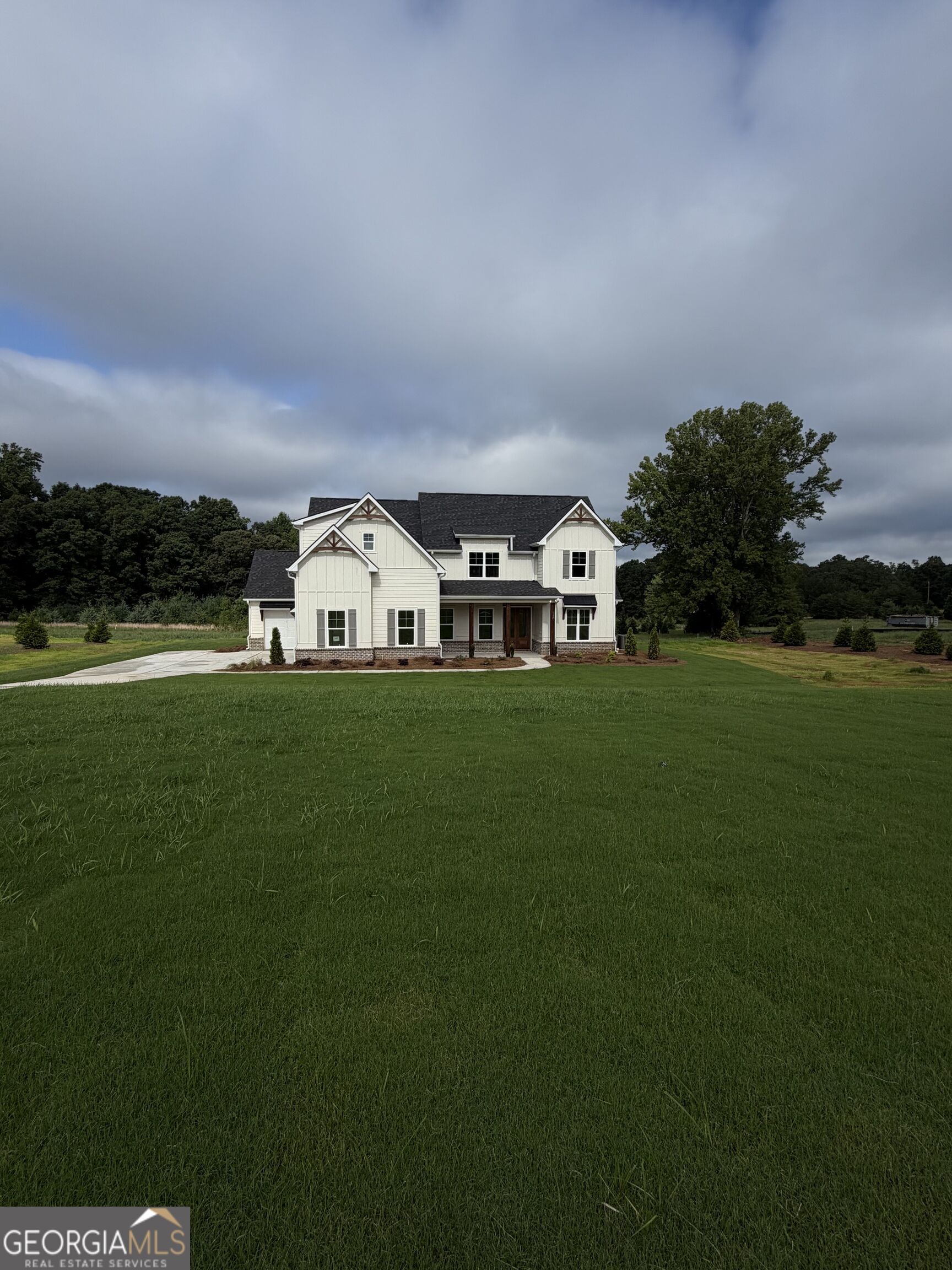 137 Twin Oaks Drive Property Photo 1