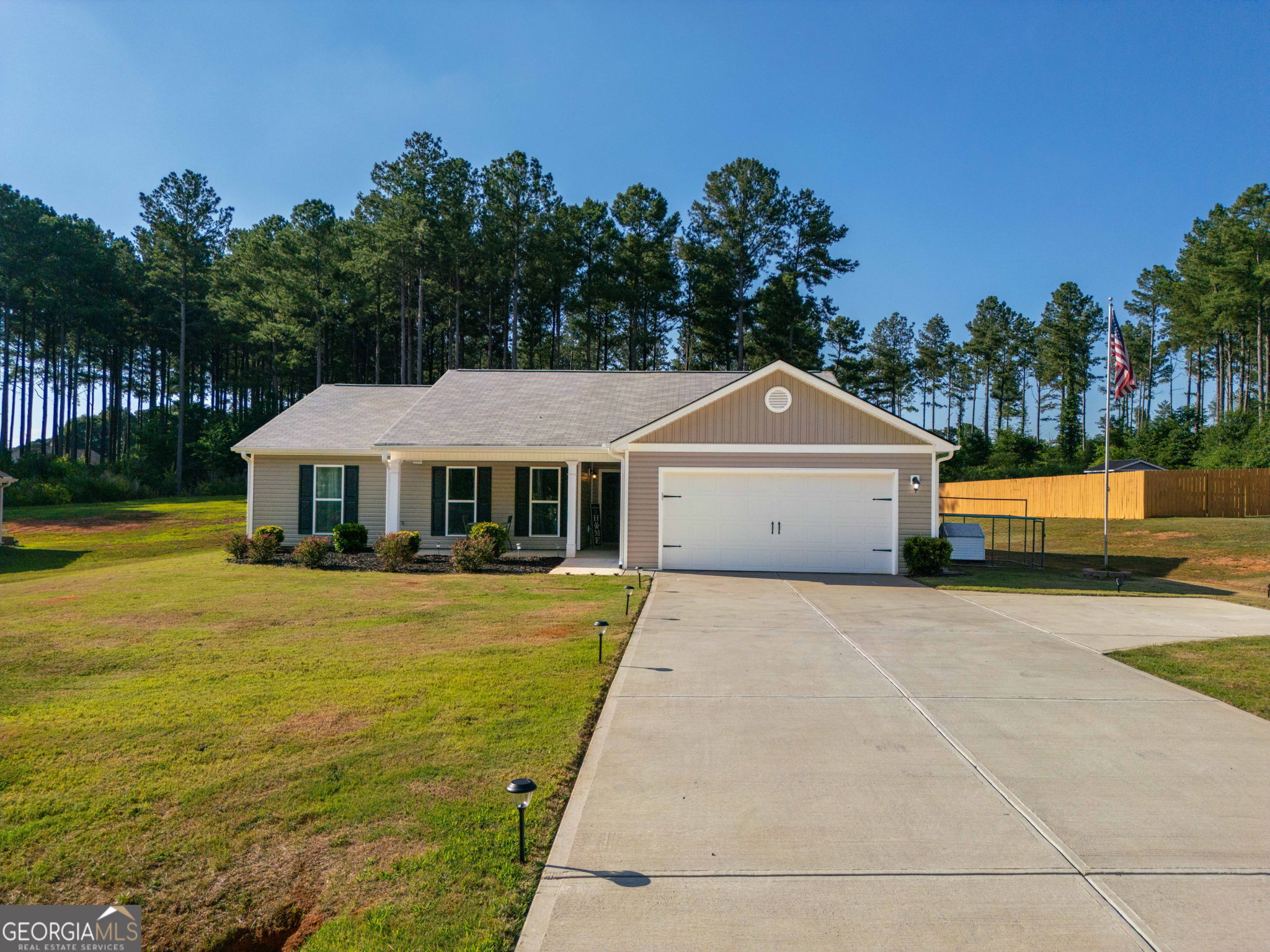 648 Walnut Drive Property Photo 2