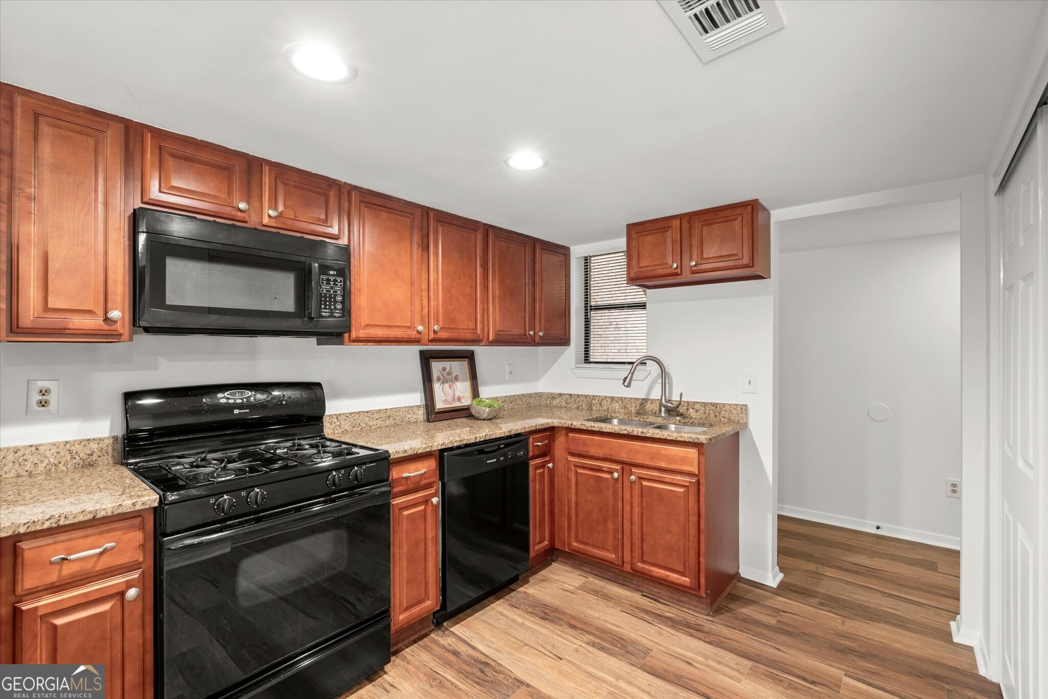 2192 Palmyra Drive Se Property Photo 11