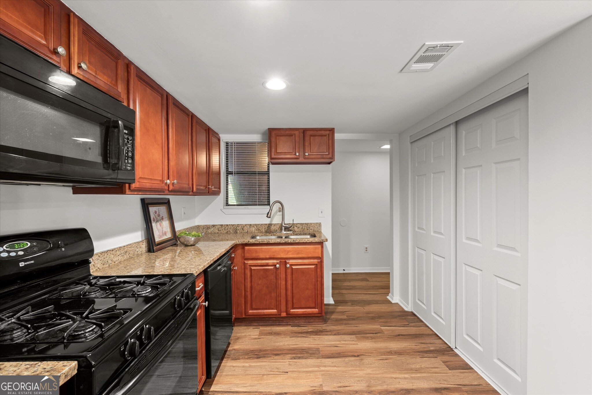 2192 Palmyra Drive Se Property Photo 14