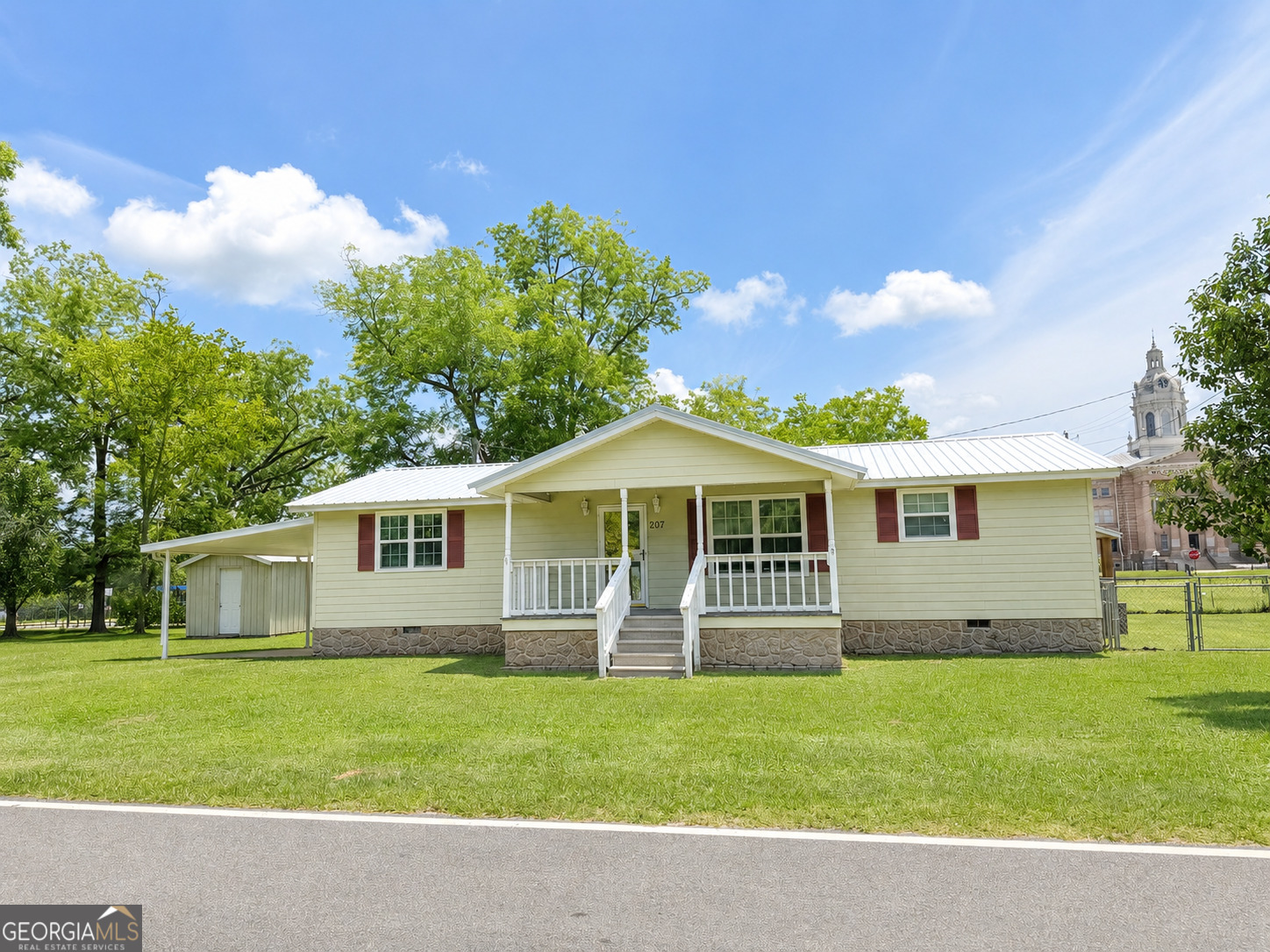 207 Depot Street N Property Photo 3
