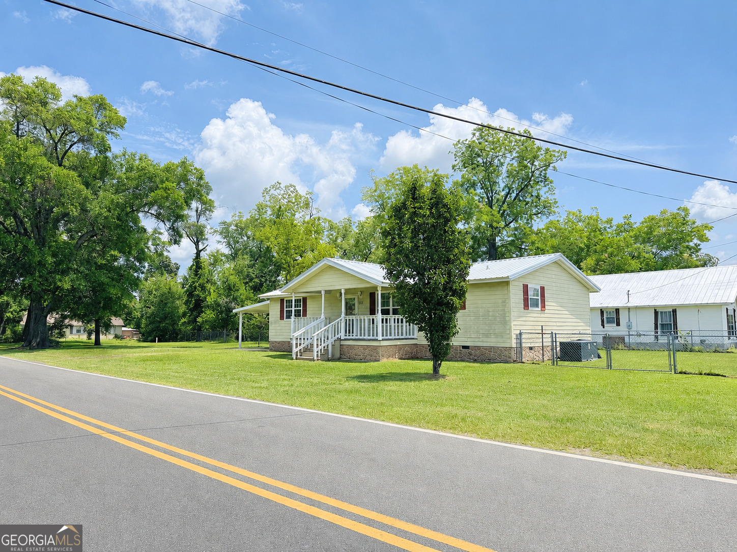 207 Depot Street N Property Photo 4